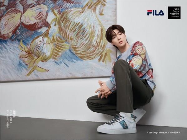 FILA代言人、FILA MIX主理人张艺兴身穿FILA X Van Gogh Museum联名系列